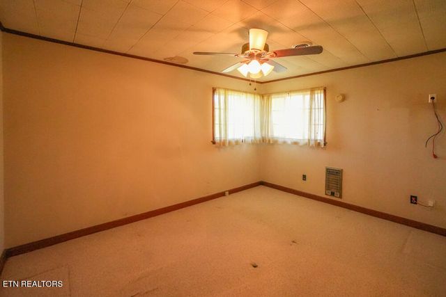 4305 Reed Rd, Louisville, TN 37777