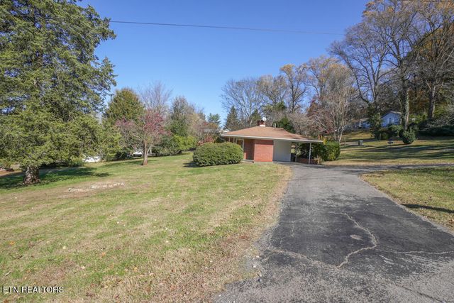 4305 Reed Rd, Louisville, TN 37777