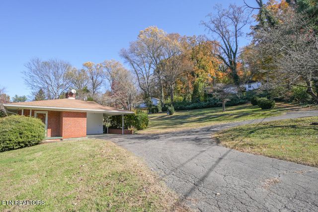 4305 Reed Rd, Louisville, TN 37777