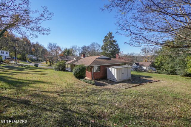 4305 Reed Rd, Louisville, TN 37777