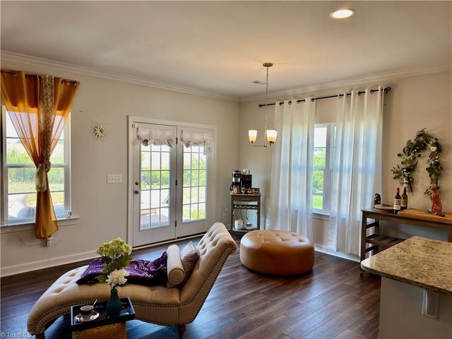 12 Freemont Court, Thomasville, NC 27360