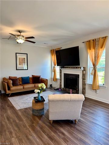 12 Freemont Court, Thomasville, NC 27360