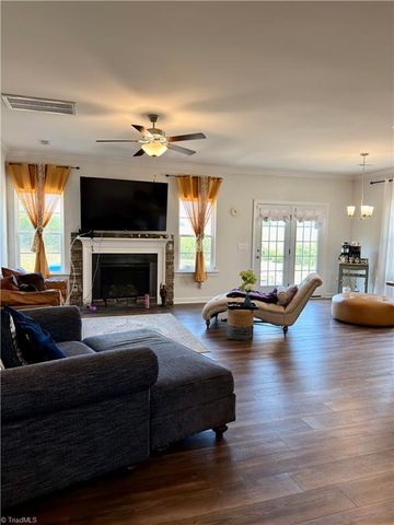 12 Freemont Court, Thomasville, NC 27360