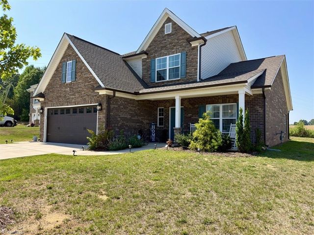 12 Freemont Court, Thomasville, NC 27360