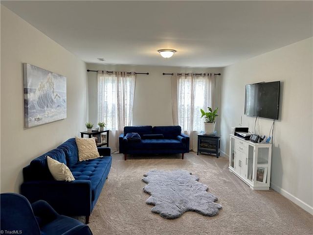 12 Freemont Court, Thomasville, NC 27360