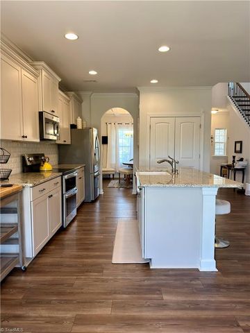 12 Freemont Court, Thomasville, NC 27360