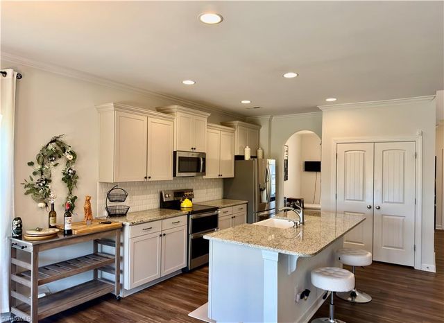 12 Freemont Court, Thomasville, NC 27360