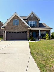 12 Freemont Court, Thomasville, NC 27360