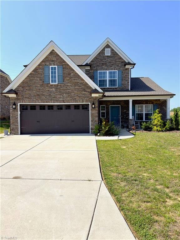 12 Freemont Court, Thomasville, NC 27360