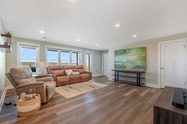 4343 S Montcalm Avenue, Lowell, MI 49331