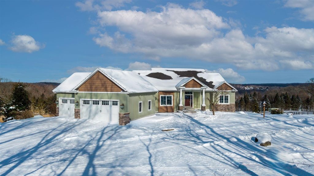 4343 S Montcalm Avenue, Lowell, MI 49331