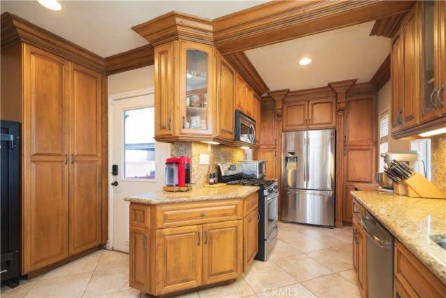 848 S Lemon, Anaheim, CA 92805
