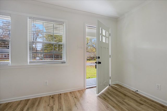 505 EASTBOURNE PL, Memphis, TN 38117