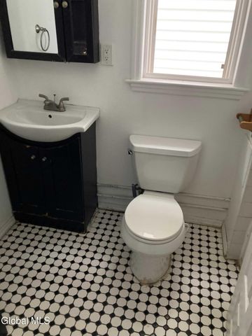 73 Eagle Street, Troy, NY 12180