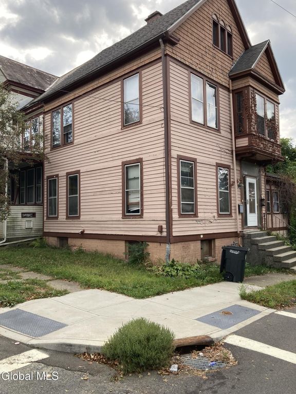 73 Eagle Street, Troy, NY 12180