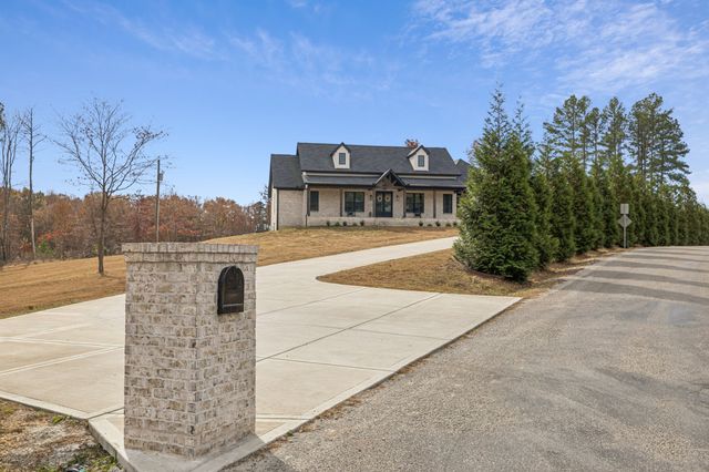 130 Saddlebrook Dr, Hohenwald, TN 38462