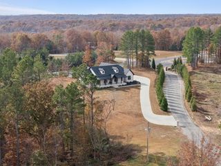 130 Saddlebrook Dr, Hohenwald, TN 38462