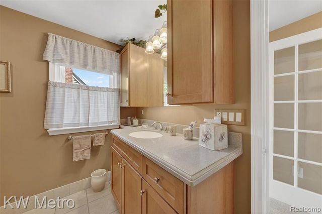 1916 Bonnieview Drive, Royal Oak, MI 48073