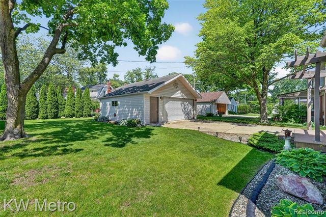 1916 Bonnieview Drive, Royal Oak, MI 48073