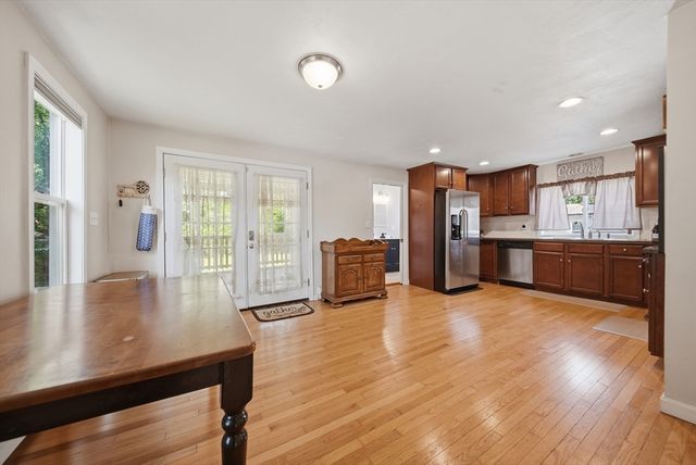 59 Grove St, Milford, MA 01757