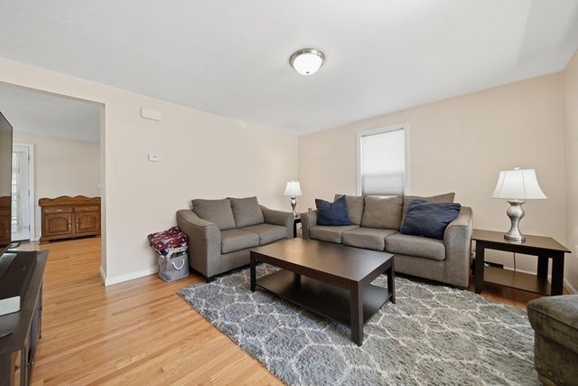 59 Grove St, Milford, MA 01757