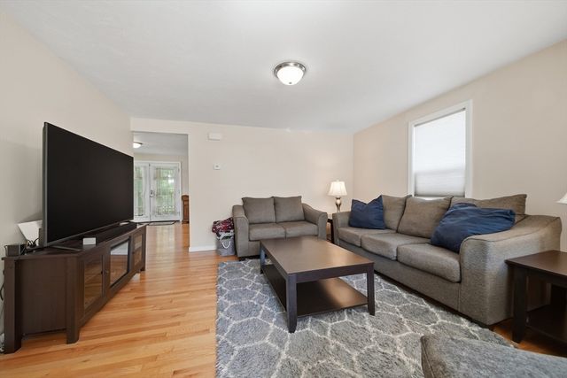 59 Grove St, Milford, MA 01757