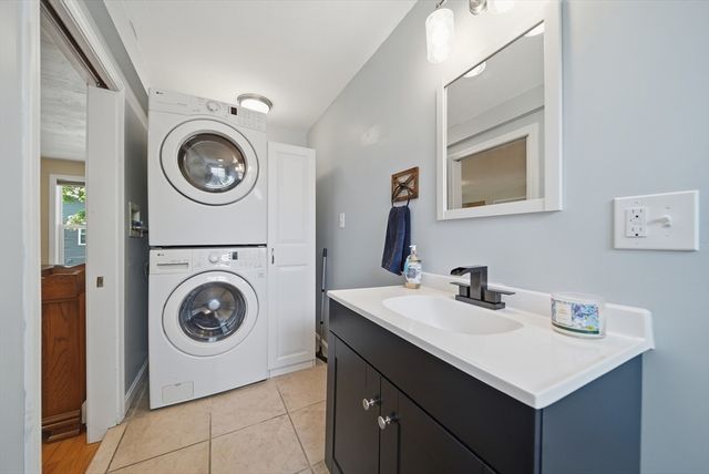 59 Grove St, Milford, MA 01757
