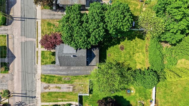 59 Grove St, Milford, MA 01757