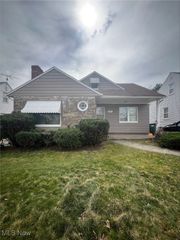 10916 Mccracken Road, Garfield Heights, OH 44125