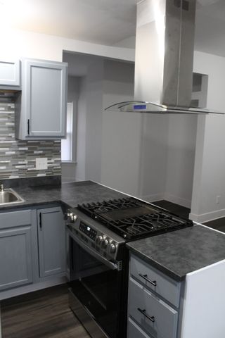 1512 N Rockton Avenue N, Rockford, IL 61103