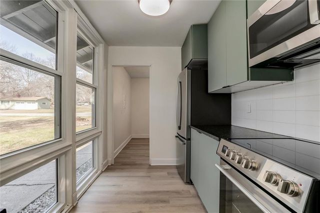 7645 Colonial Drive, Prairie Village, KS 66208