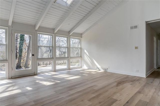 7645 Colonial Drive, Prairie Village, KS 66208