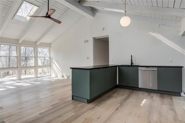 7645 Colonial Drive, Prairie Village, KS 66208