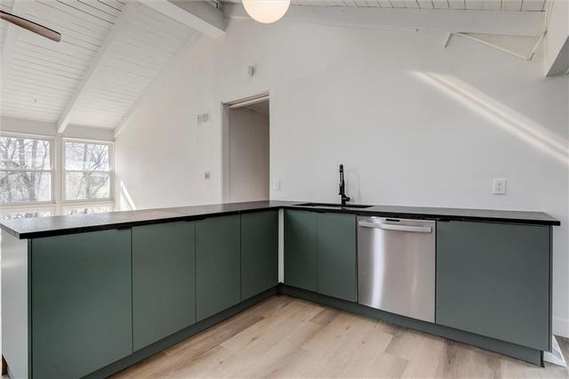 7645 Colonial Drive, Prairie Village, KS 66208