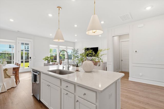 131 Archdale Street, Summerville, SC 29486