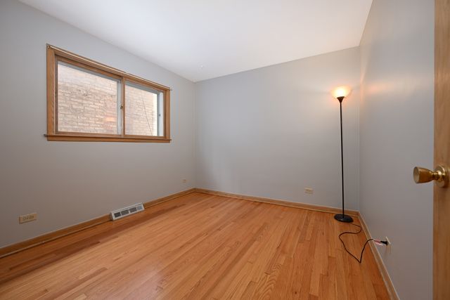 5850 N Mulligan Avenue 1, Chicago, IL 60646