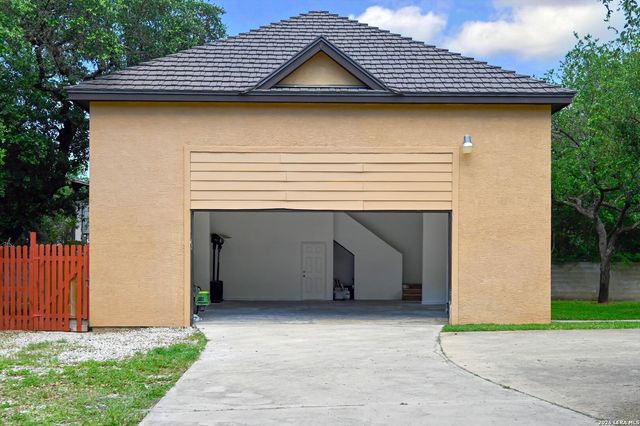 3861 Menger, San Antonio, TX 78259