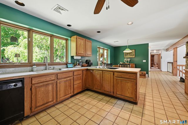 19 Hi Barlow Road, Newtown, CT 06470