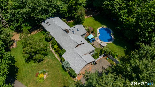 19 Hi Barlow Road, Newtown, CT 06470