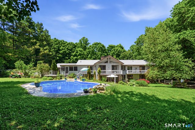 19 Hi Barlow Road, Newtown, CT 06470