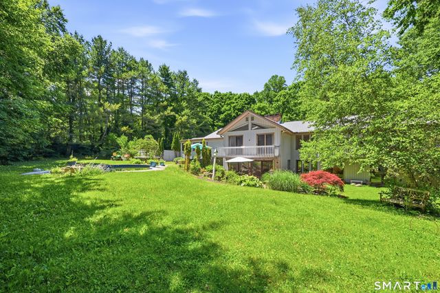 19 Hi Barlow Road, Newtown, CT 06470