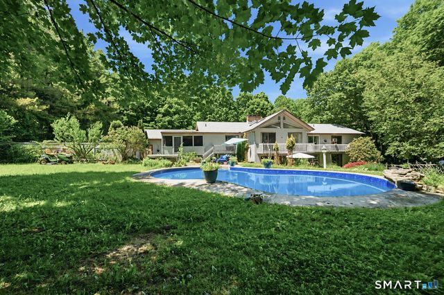19 Hi Barlow Road, Newtown, CT 06470