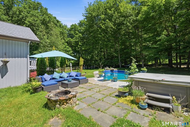 19 Hi Barlow Road, Newtown, CT 06470