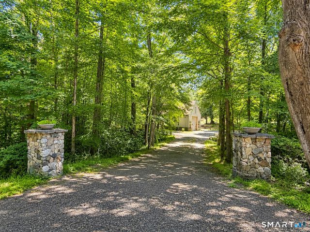 19 Hi Barlow Road, Newtown, CT 06470
