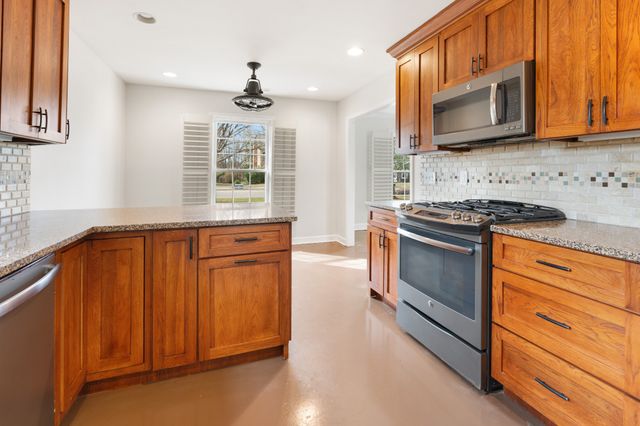 2006 Boxwood Dr, Franklin, TN 37069