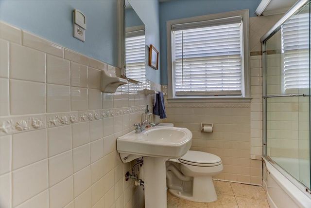 428 E SWAN RIDGE CIR, Memphis, TN 38122