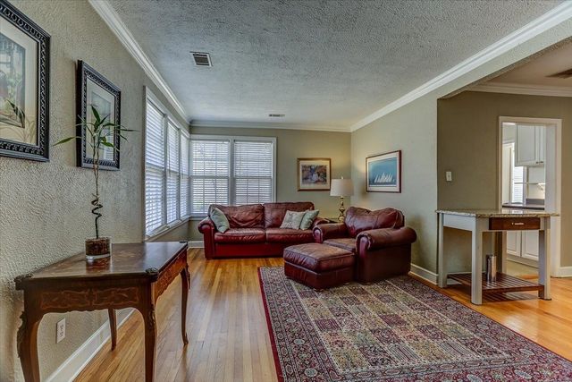 428 E SWAN RIDGE CIR, Memphis, TN 38122