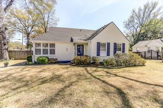428 E SWAN RIDGE CIR, Memphis, TN 38122