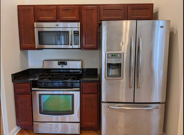 1100 W Taylor Street 3F, Chicago, IL 60607