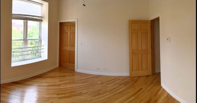 1100 W Taylor Street 3F, Chicago, IL 60607